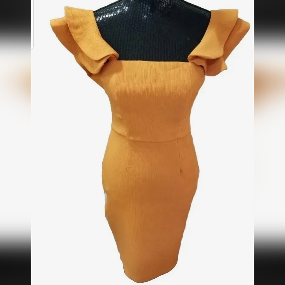 EUC Hello Molly Ruffle off the Shoulder Orange Pencil Dress Size Medium 🔥🔥🔥